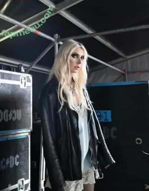Taylor Momsen / aryelsoul / taylormomsen nude photo #1191