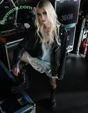 Taylor Momsen / aryelsoul / taylormomsen nude photo #1194