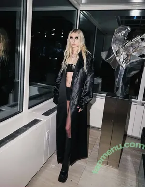 Taylor Momsen / aryelsoul / taylormomsen nude photo #1205