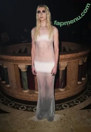 Taylor Momsen / aryelsoul / taylormomsen nude photo #1208