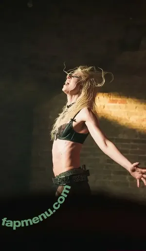 Taylor Momsen / aryelsoul / taylormomsen nude photo #1212