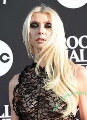 116323412, taylormomsen leaks