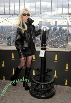 Taylor Momsen / aryelsoul / taylormomsen nude photo #1307