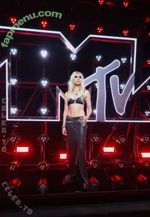 Taylor Momsen / aryelsoul / taylormomsen nude photo #1353