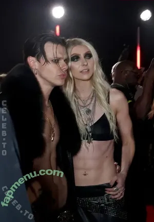 Taylor Momsen / aryelsoul / taylormomsen nude photo #1357