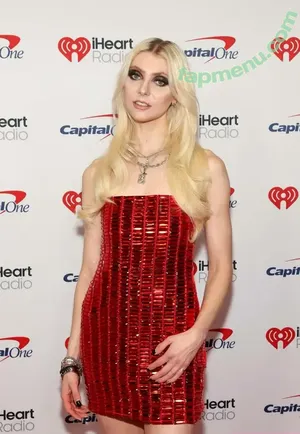 Taylor Momsen / aryelsoul / taylormomsen nude photo #1393