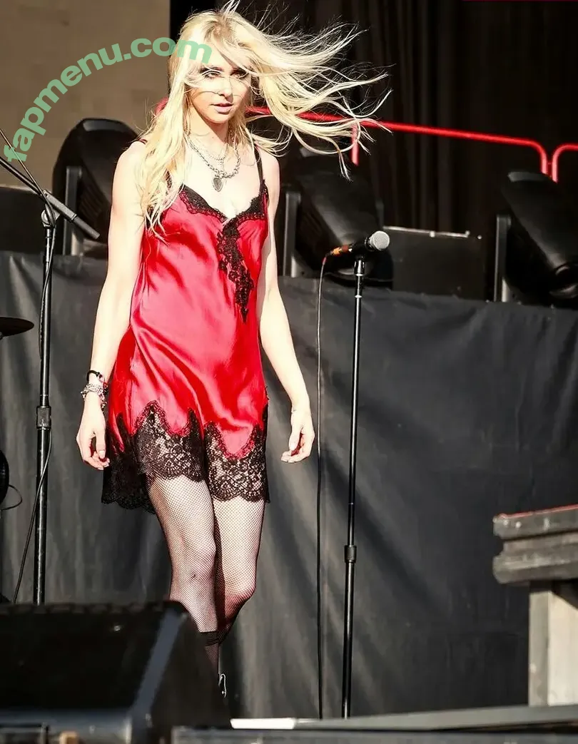 Taylor Momsen nude photo #1084 (aryelsoul / taylormomsen)