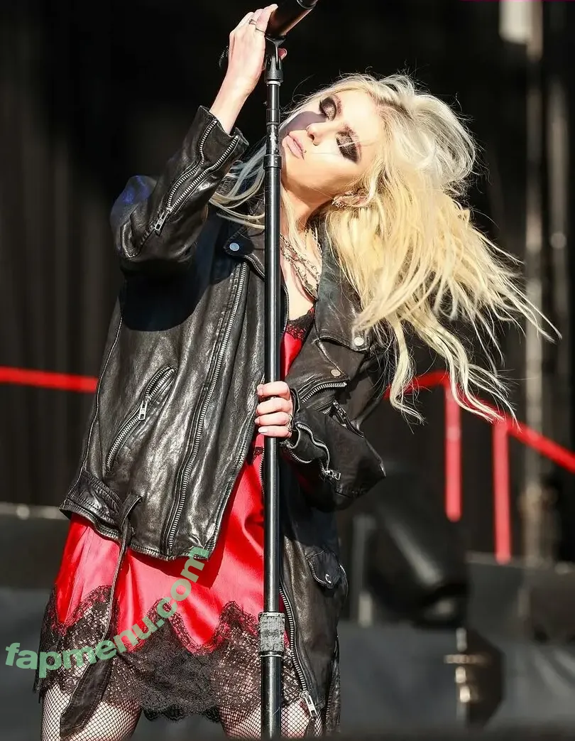 Taylor Momsen nude photo #1089 (aryelsoul / taylormomsen)