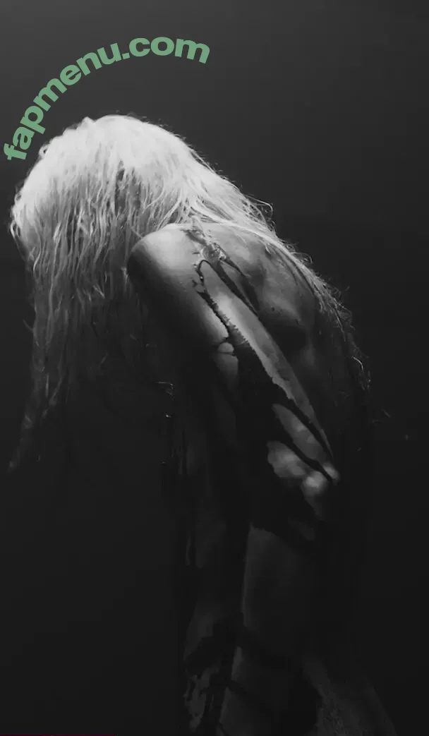 Taylor Momsen nude photo #1091 (aryelsoul / taylormomsen)