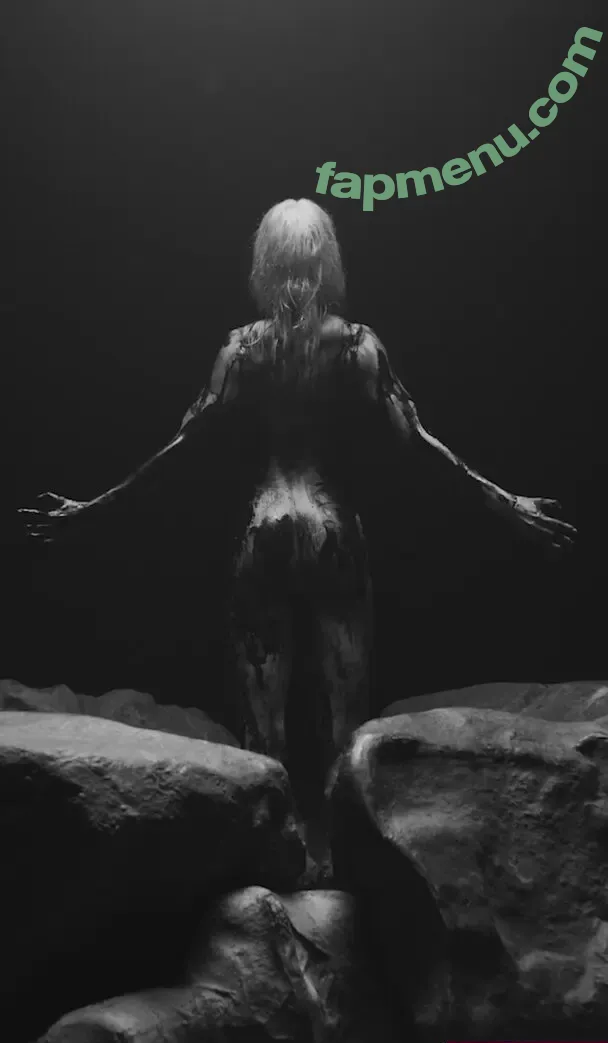 Taylor Momsen nude photo #1093 (aryelsoul / taylormomsen)