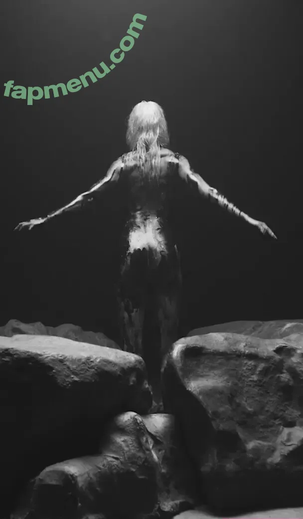 Taylor Momsen nude photo #1094 (aryelsoul / taylormomsen)