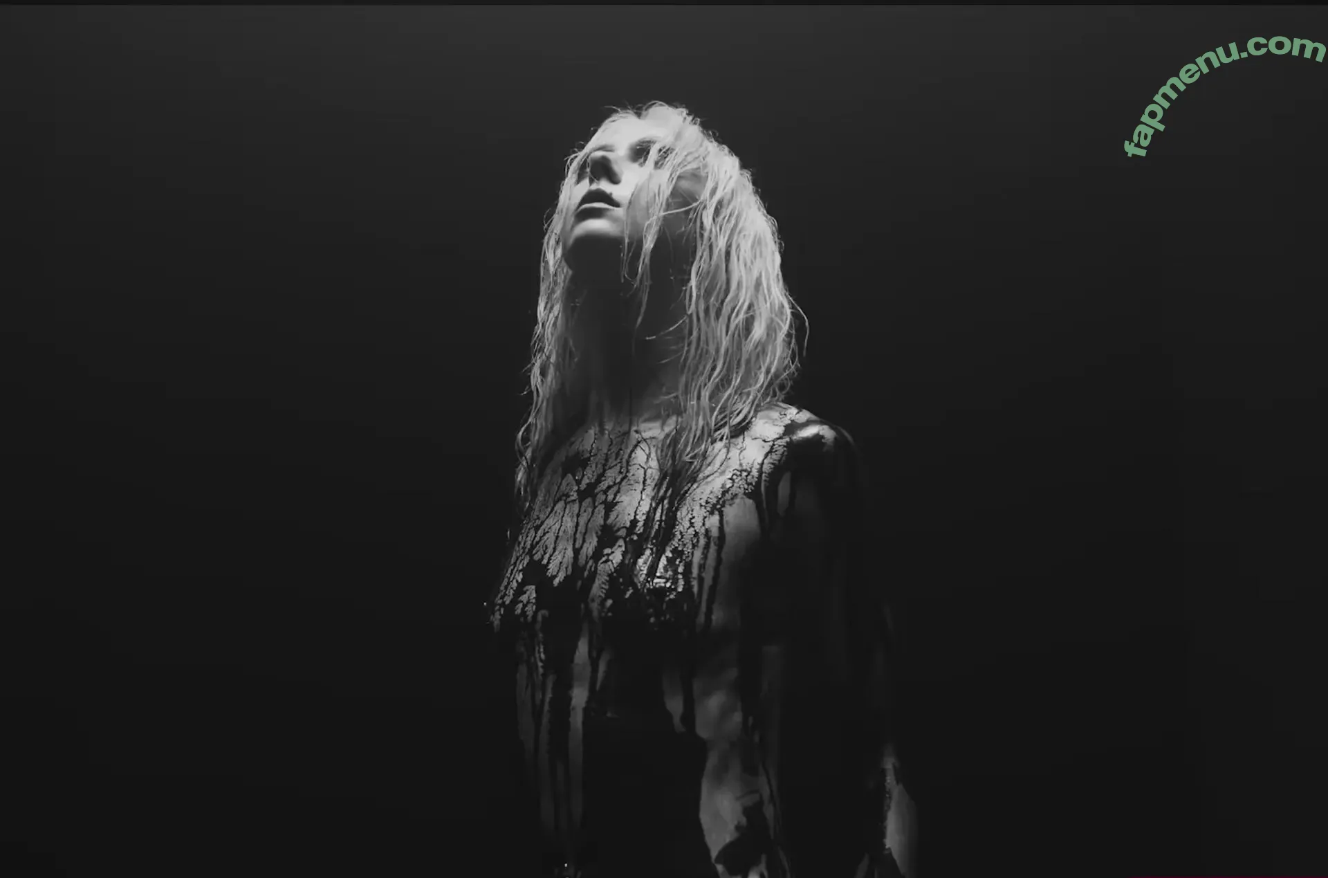 Taylor Momsen nude photo #1096 (aryelsoul / taylormomsen)