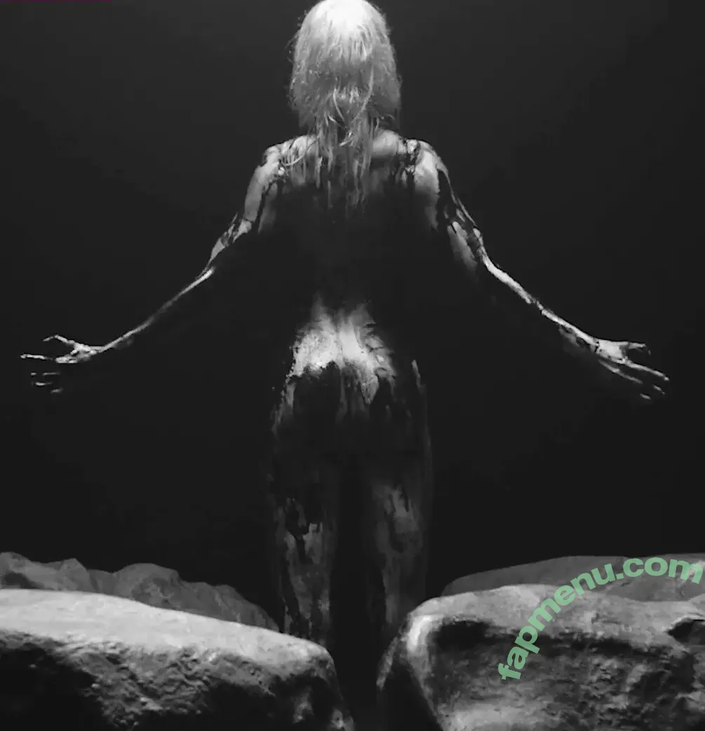 Taylor Momsen nude photo #1101 (aryelsoul / taylormomsen)