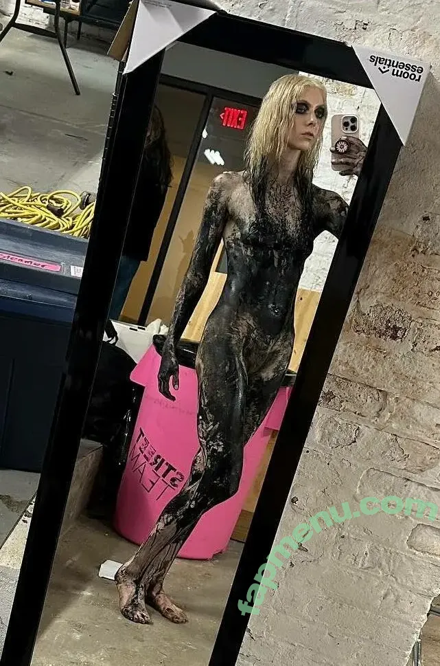 Taylor Momsen nude photo #1107 (aryelsoul / taylormomsen)