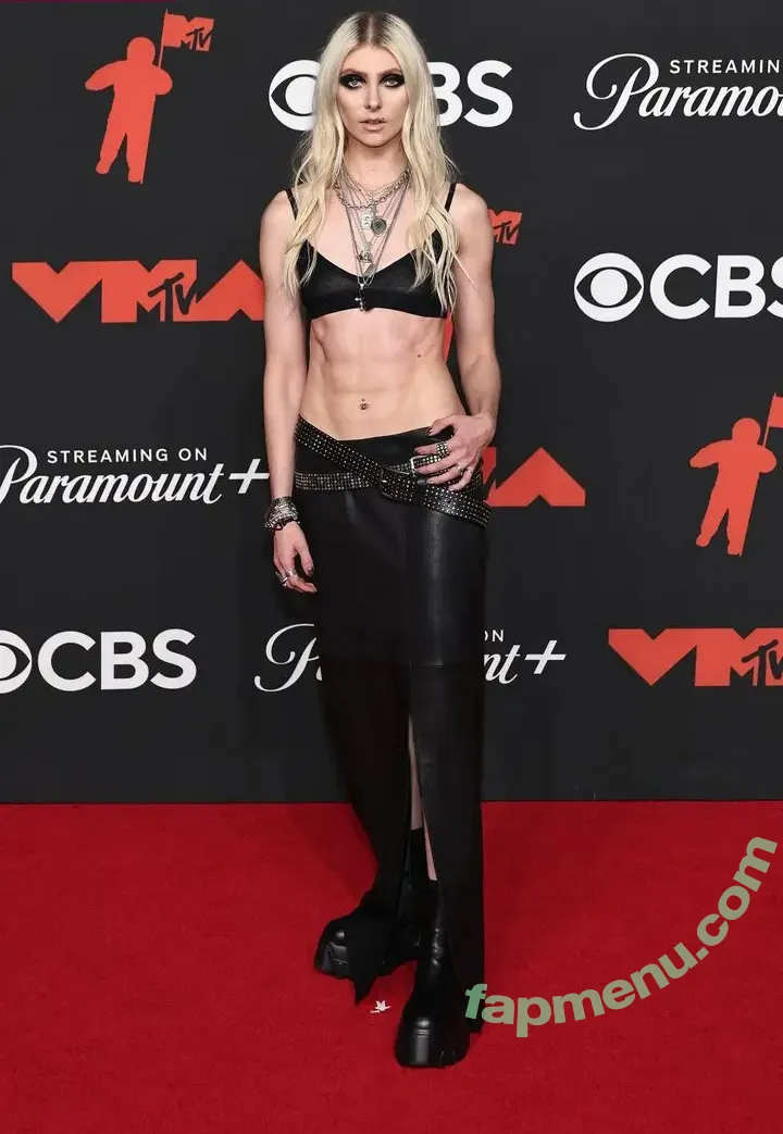 Taylor Momsen nude photo #1129 (aryelsoul / taylormomsen)