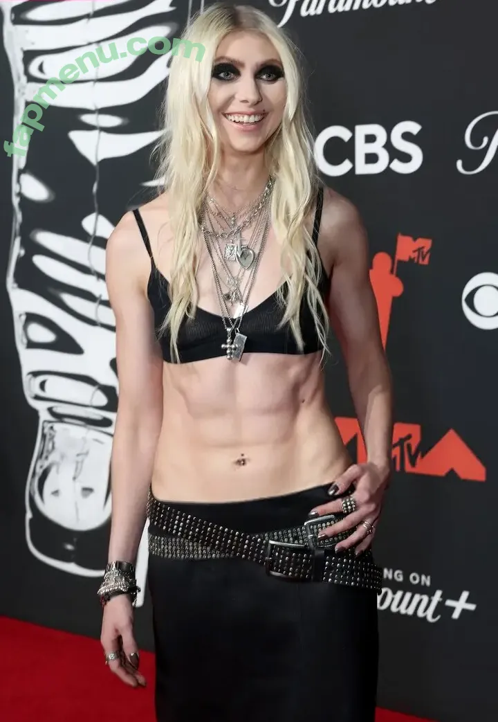 Taylor Momsen nude photo #1148 (aryelsoul / taylormomsen)