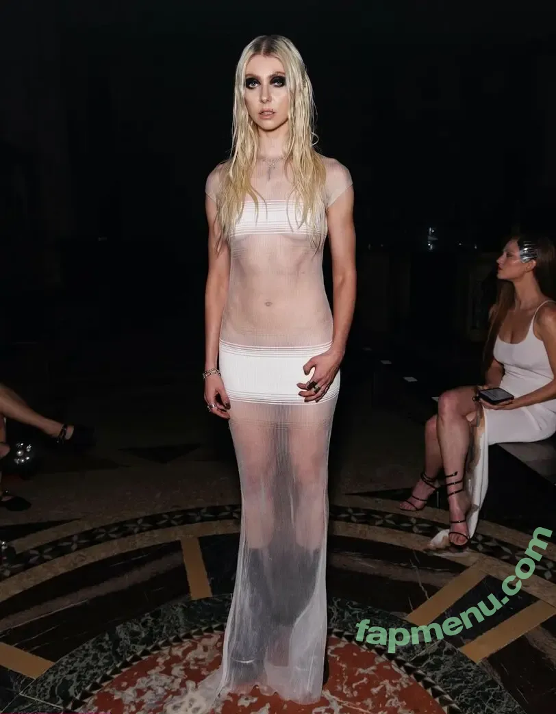 Taylor Momsen nude photo #1178 (aryelsoul / taylormomsen)