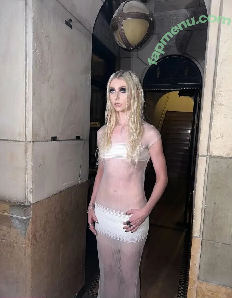 Taylor Momsen nude photo #1183 (aryelsoul / taylormomsen)