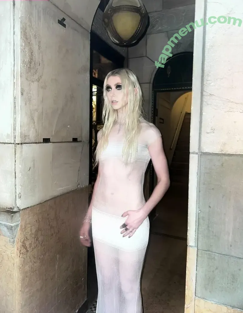 Taylor Momsen nude photo #1185 (aryelsoul / taylormomsen)