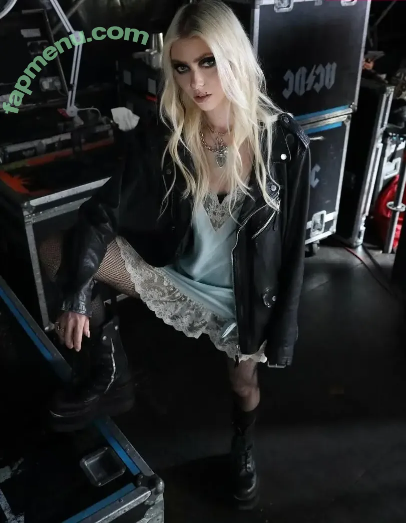 Taylor Momsen nude photo #1194 (aryelsoul / taylormomsen)