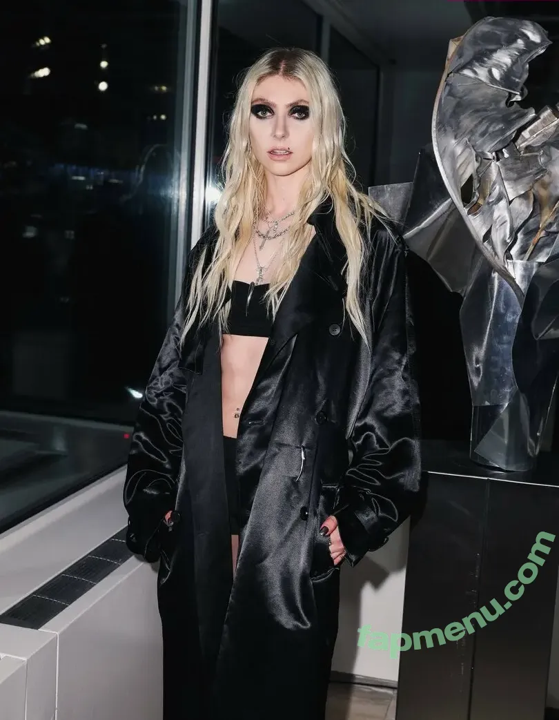 Taylor Momsen nude photo #1204 (aryelsoul / taylormomsen)