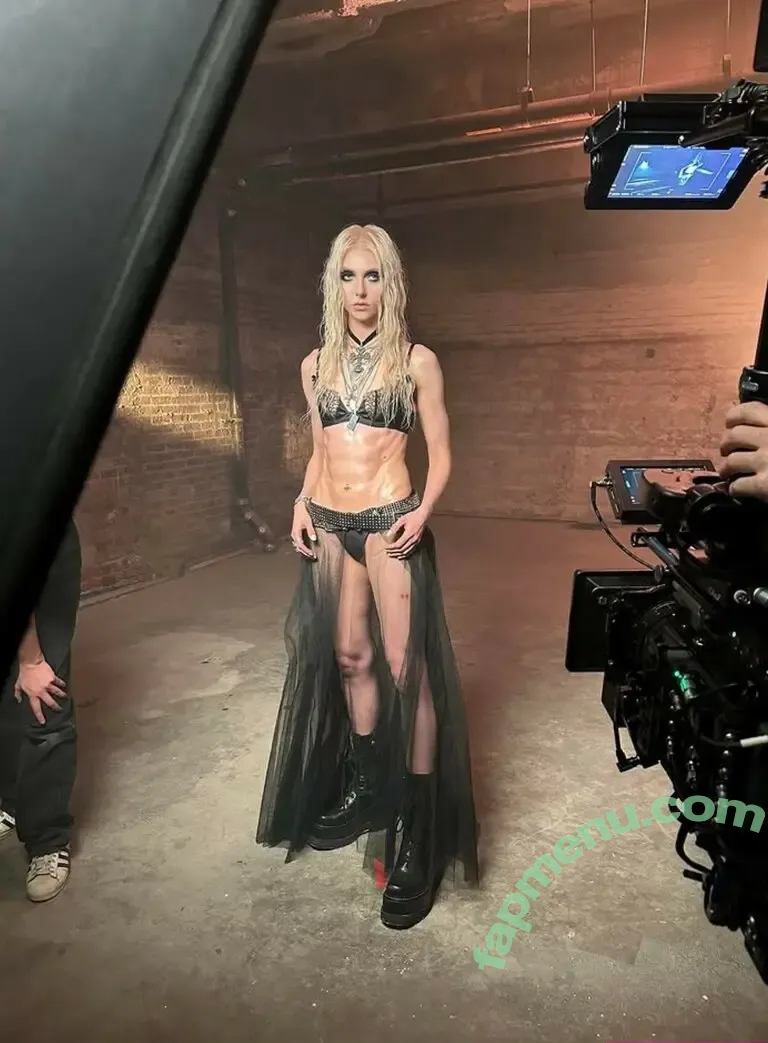 Taylor Momsen nude photo #1216 (aryelsoul / taylormomsen)