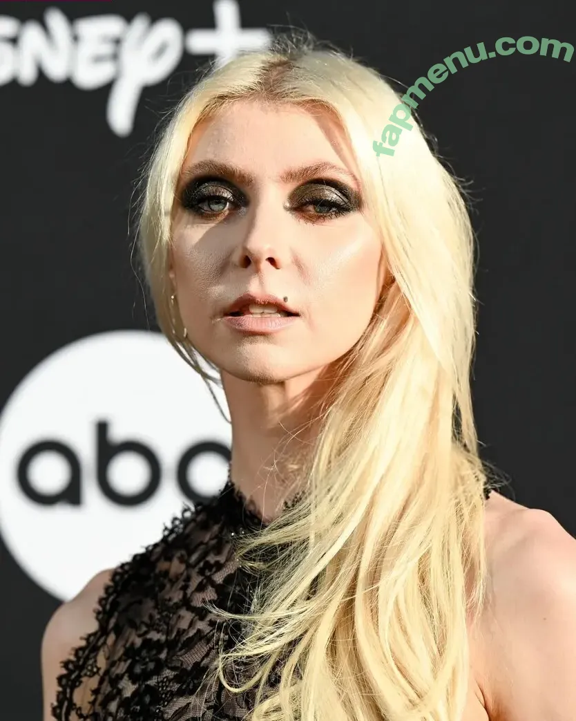 Taylor Momsen nude photo #1233 (aryelsoul / taylormomsen)