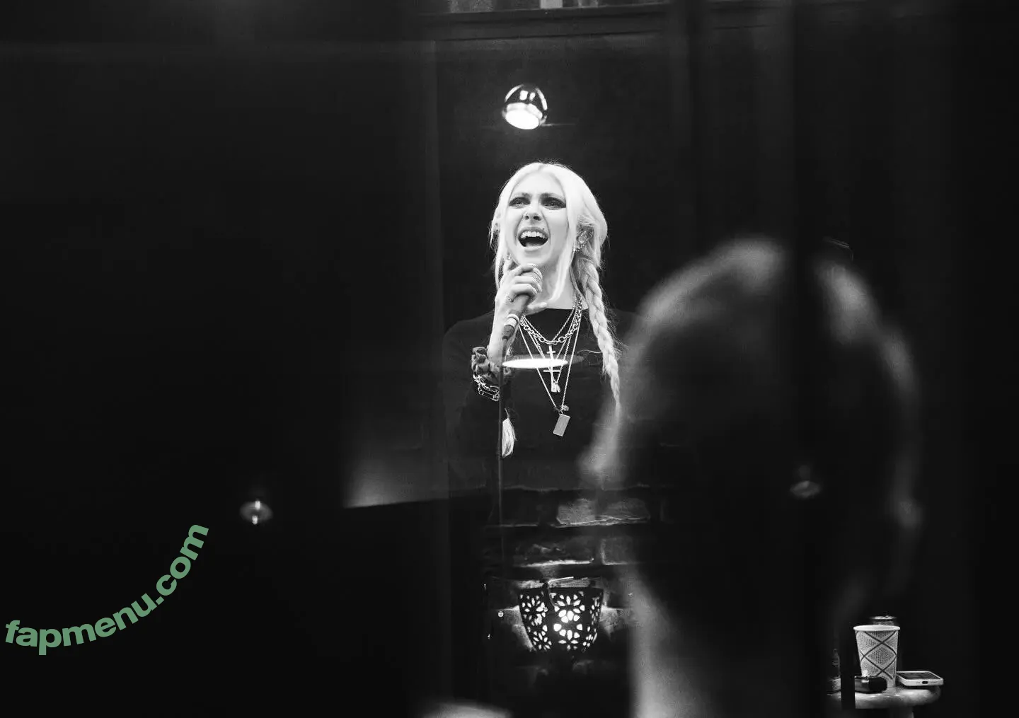 Taylor Momsen nude photo #1276 (aryelsoul / taylormomsen)