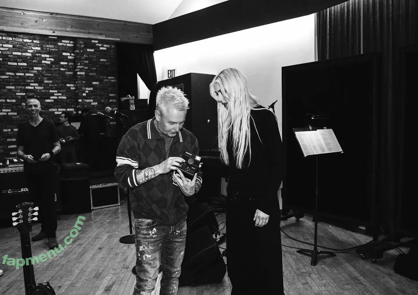 Taylor Momsen nude photo #1279 (aryelsoul / taylormomsen)