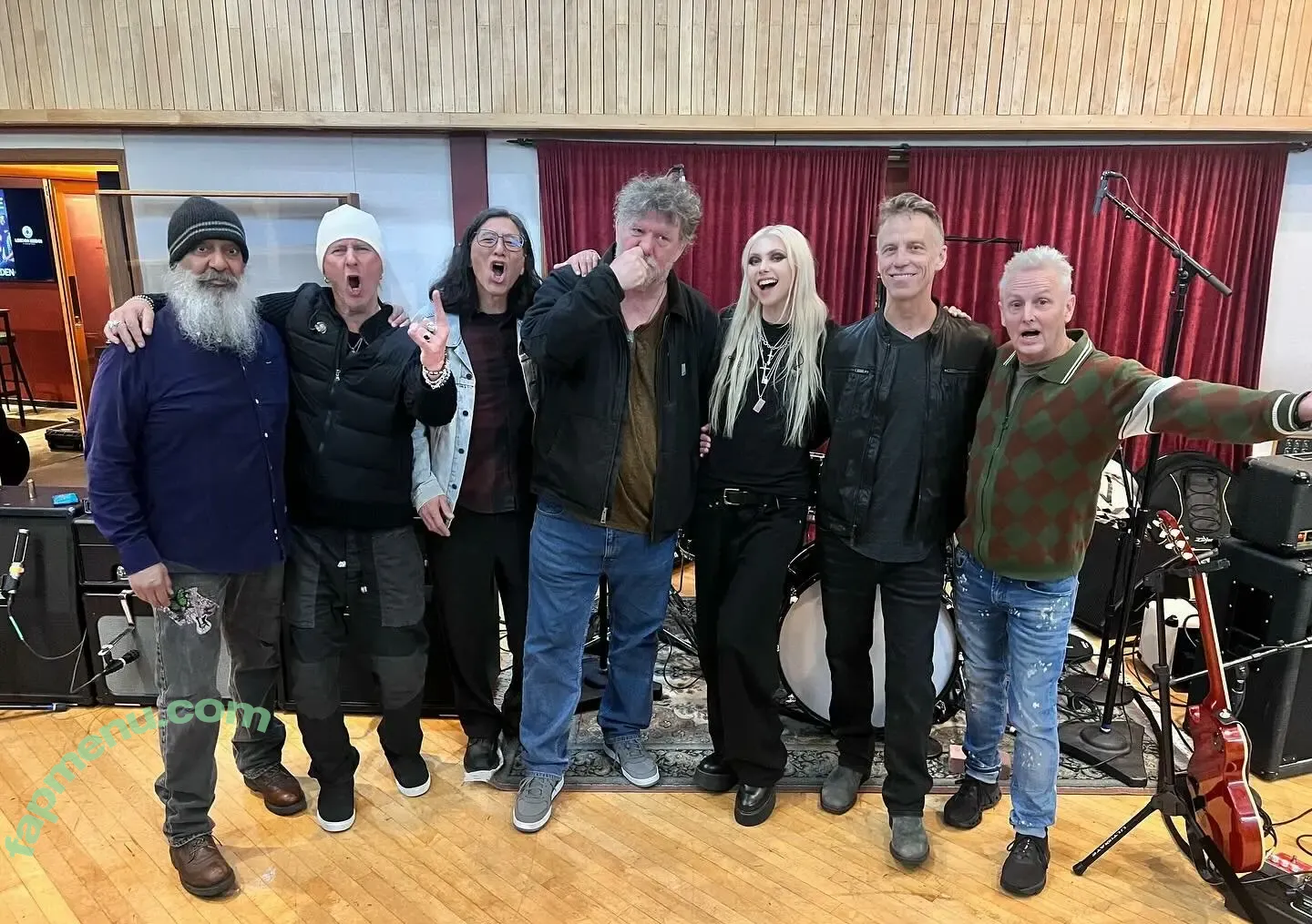 Taylor Momsen nude photo #1280 (aryelsoul / taylormomsen)