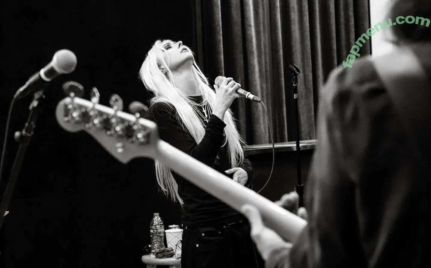 Taylor Momsen nude photo #1281 (aryelsoul / taylormomsen)