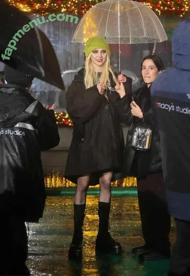 Taylor Momsen nude photo #1322 (aryelsoul / taylormomsen)