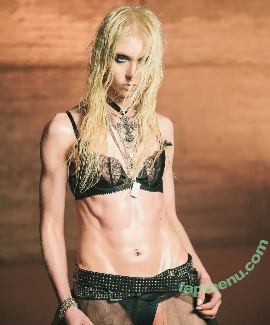 Taylor Momsen nude photo #1417 (aryelsoul / taylormomsen)