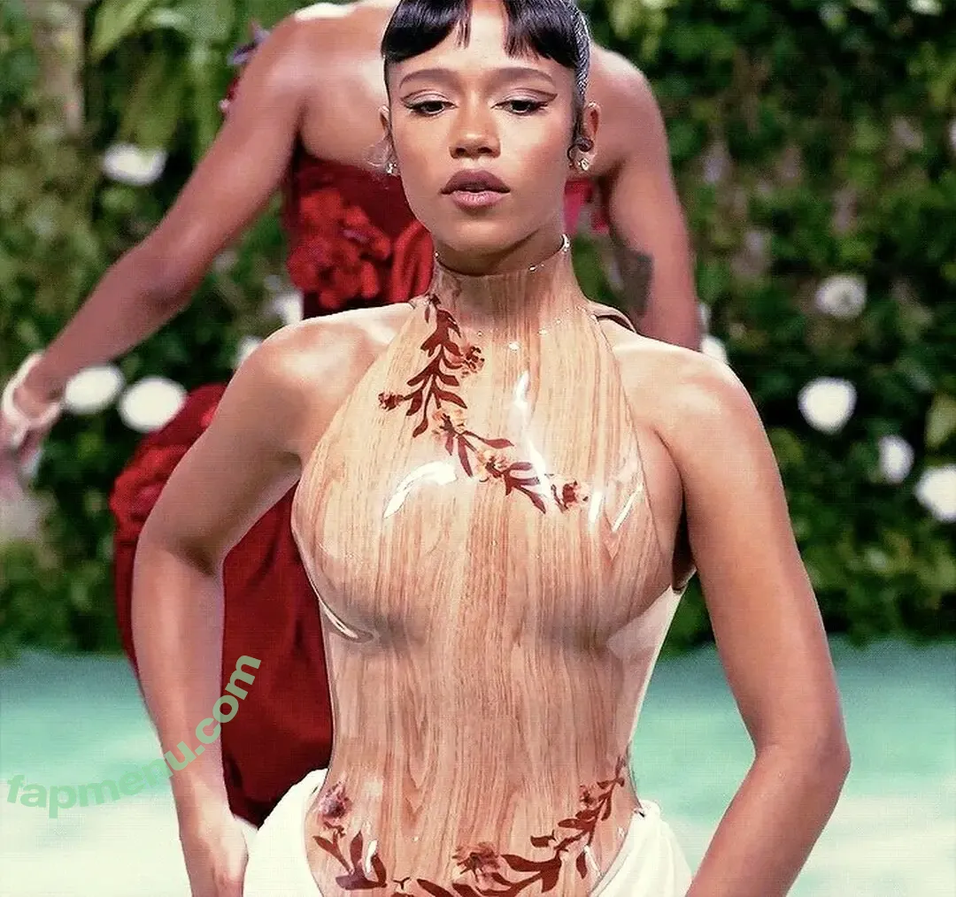 Taylor Russell nude photo #0304 (tayrussell / tyrussell)