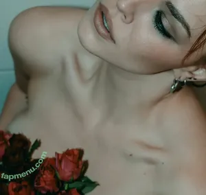 Taylor Upsahl / Upsahl / UpsahlMusic / belgianruse nude photo #0199