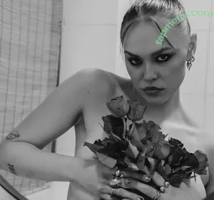 Taylor Upsahl / Upsahl / UpsahlMusic / belgianruse nude photo #0200