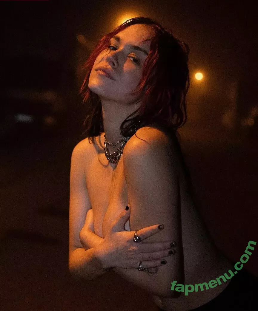 Taylor Upsahl nude photo #0003 (Upsahl / UpsahlMusic / belgianruse)