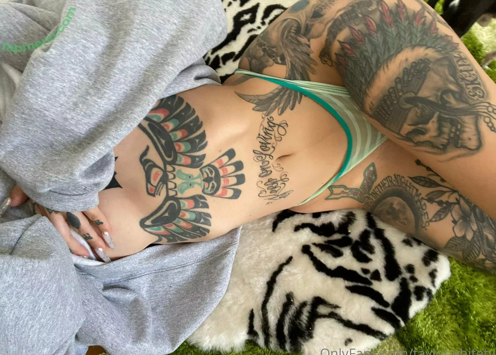 Taylor White nude photo #0371 (taylorwhitetv)