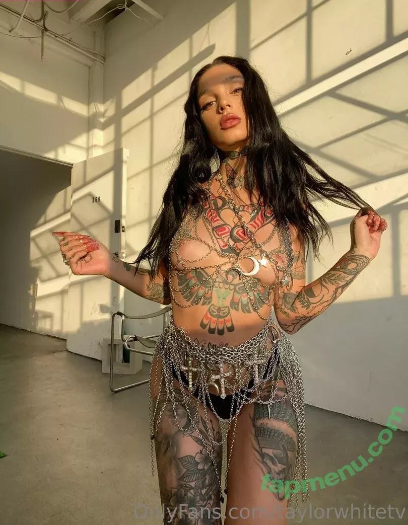 Taylor White nude photo #0401 (taylorwhitetv / tigerlily.taylor)