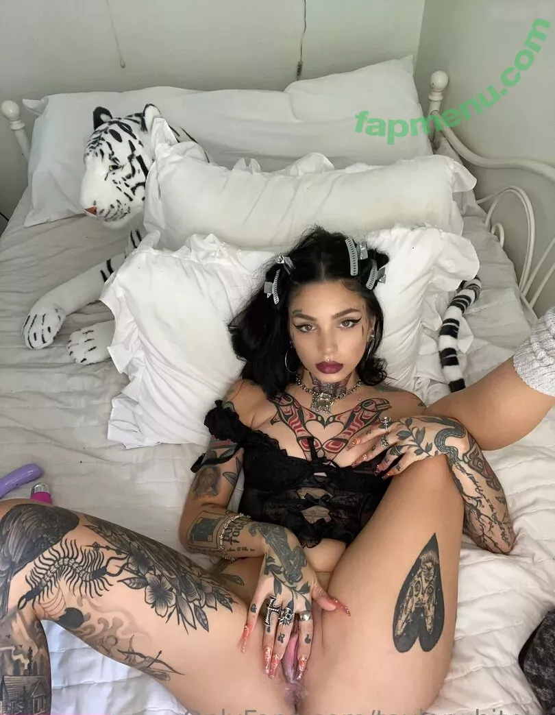 Taylor White nude photo #0690 (taylorwhitetv / tigerlily.taylor)