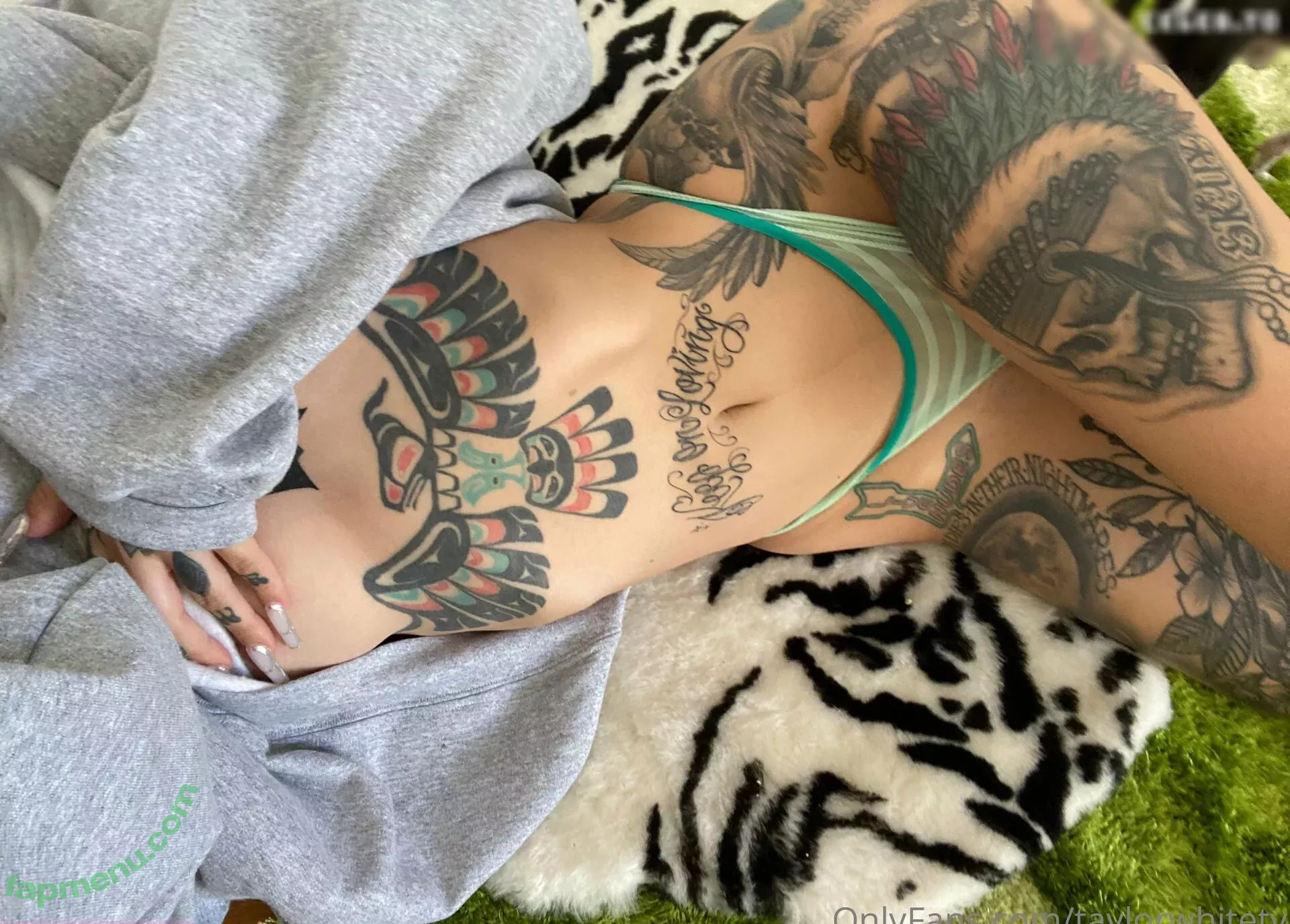 Taylor White nude photo #0809 (taylorwhitetv / tigerlily.taylor)