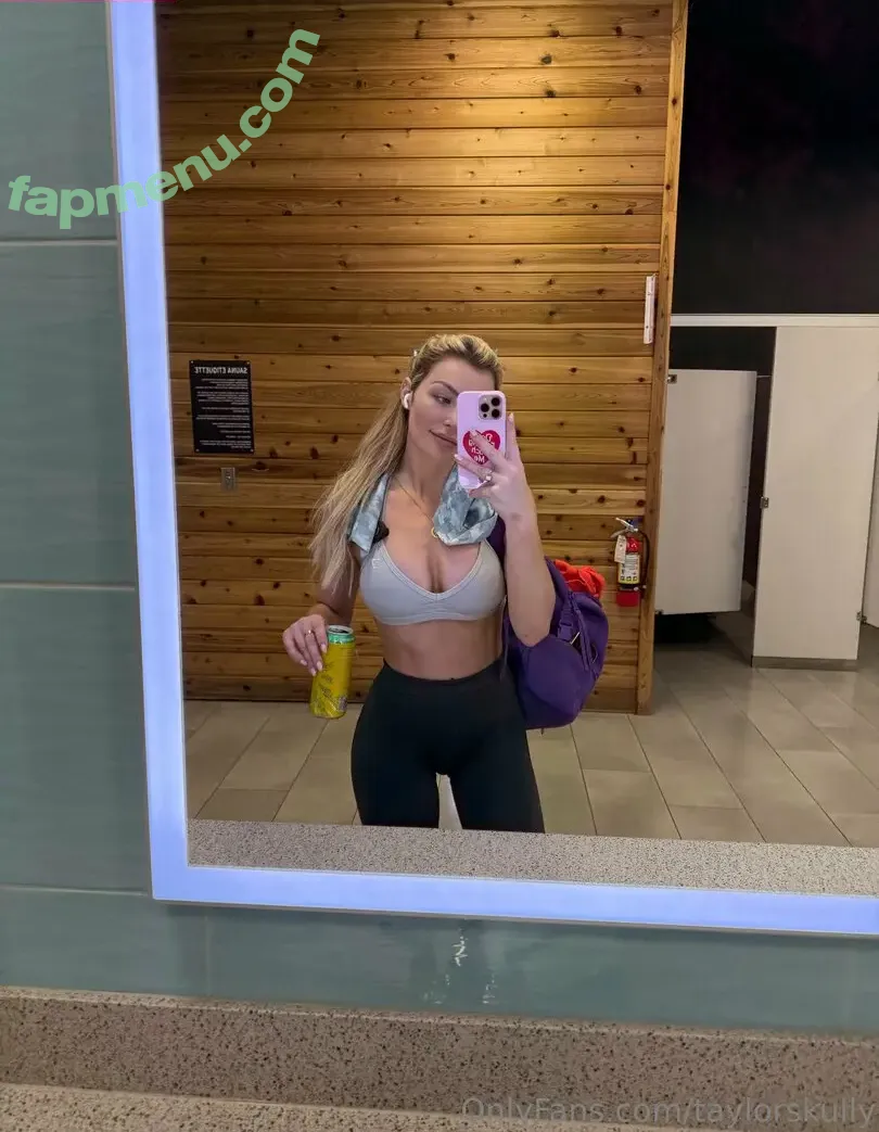 taylorskully nude photo #0022 (taylorskully)