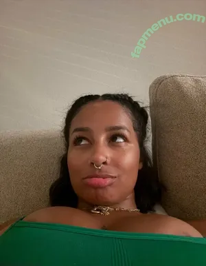 taylorxtaylor / nicholebadger / taylor2music / taylor_bootsma nude photo #0021