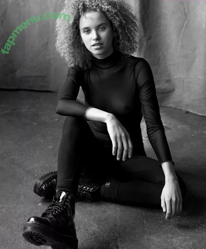 Taynara Wolf nude photo #0110 (taynarajoy / taynarajoy.silvawolf)