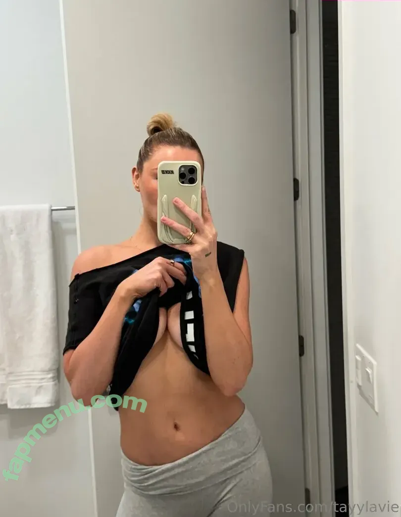 Tayylavie nude photo #0047 (Bunnybunsxo / Strwbrrycakexo)