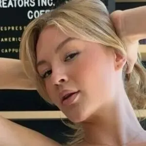 Tayylavie / Bunnybunsxo / Strwbrrycakexo nude photo #0003