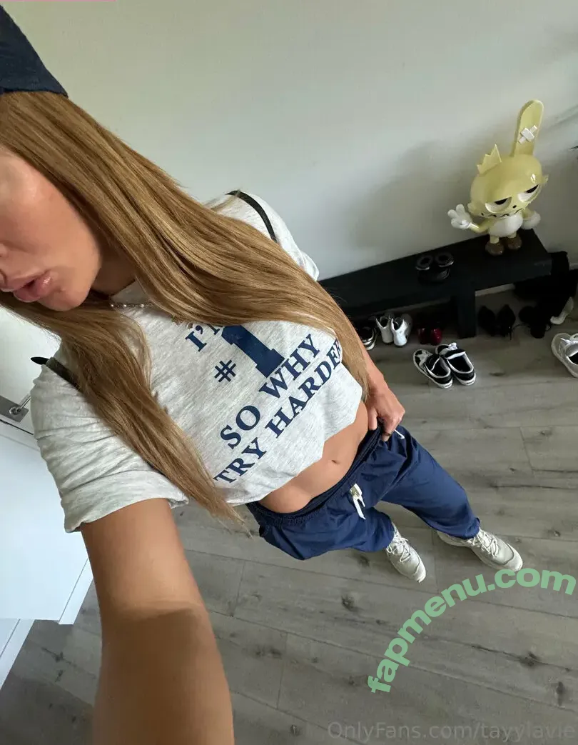 Tayylavie nude photo #0017 (Bunnybunsxo / Strwbrrycakexo)