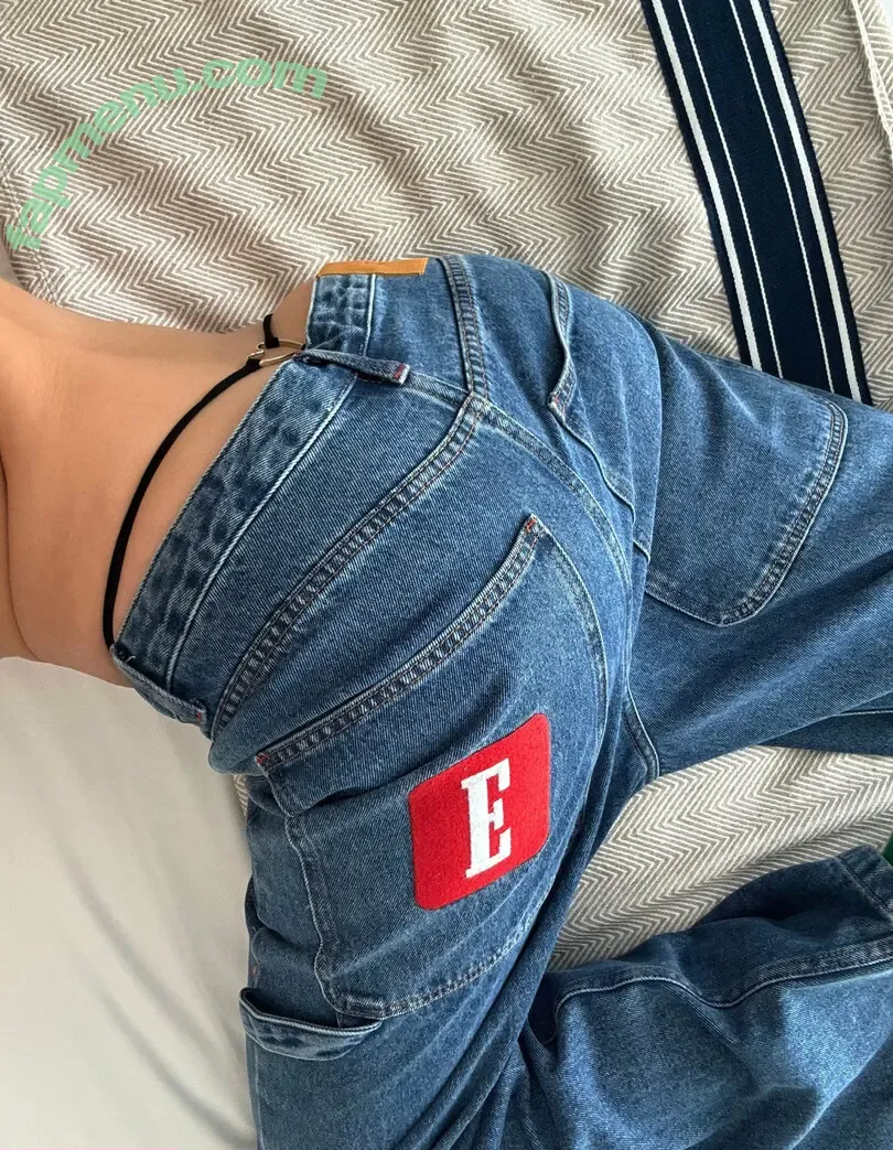 Tayylavie nude photo #0037 (Bunnybunsxo / Strwbrrycakexo)