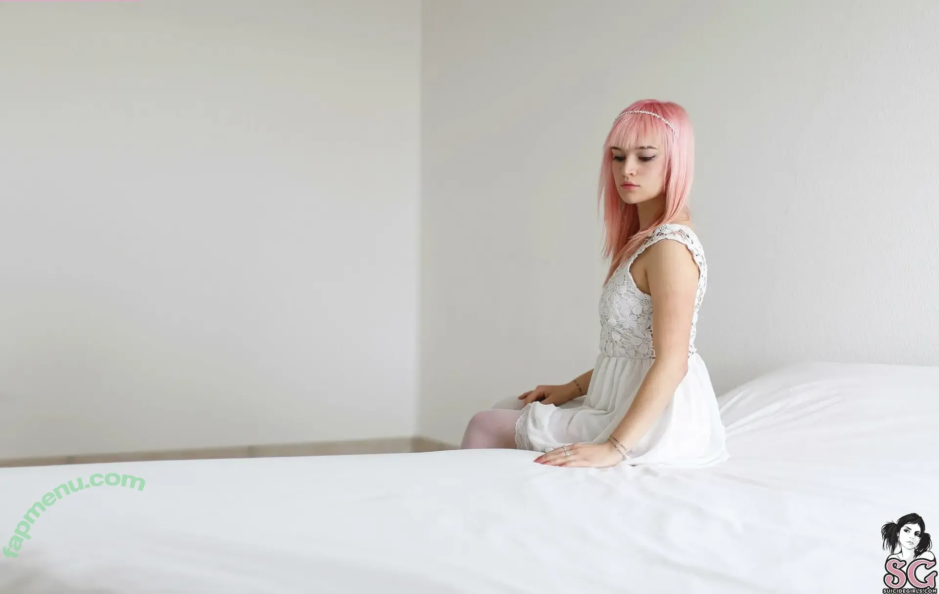 Tcha-badass nude photo #0001 (forthesakeoftea / tchabadass)