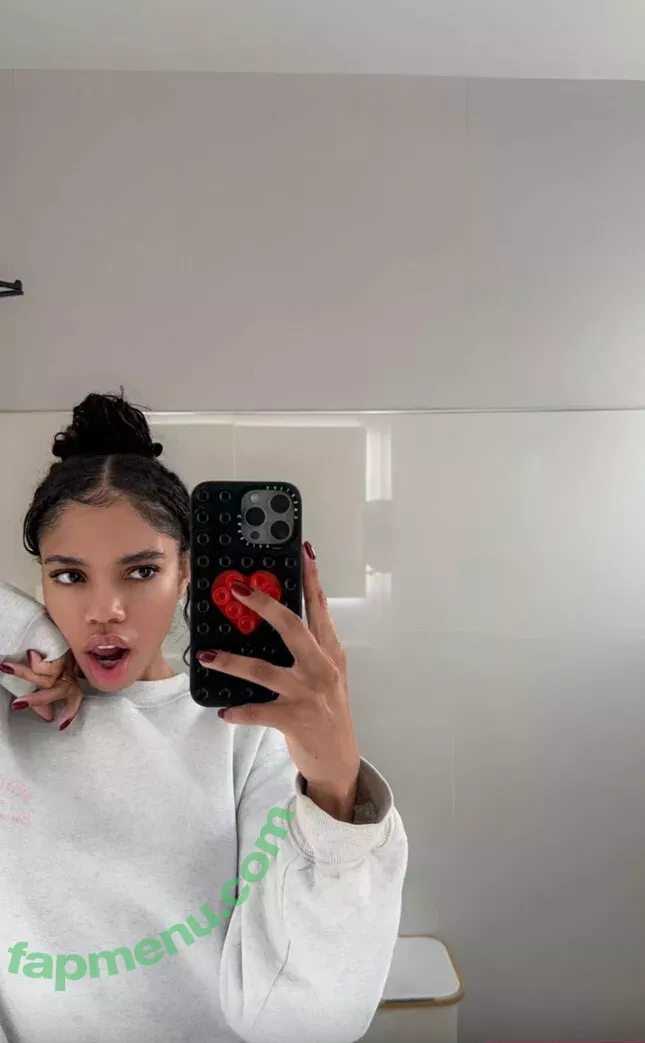 Teala Dunn nude photo #0370 (tlyteala / ttlyteala)